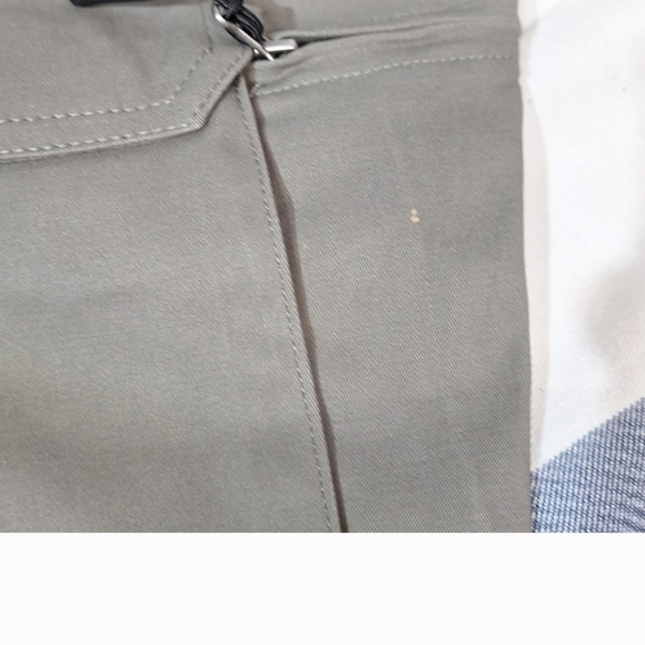 GREY CASUAL  SHORTS. XL - Picture 3 of 8